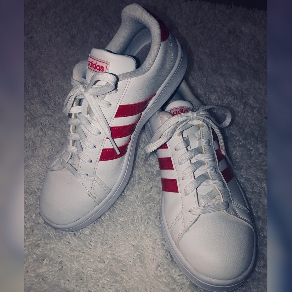 Adidas Grand Court Tennis Shoes w/ red stripes